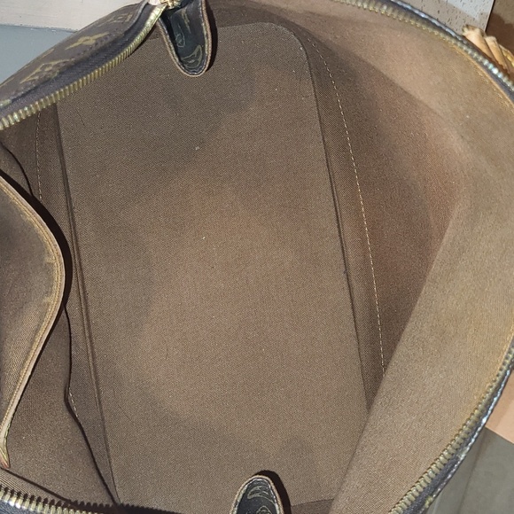 LOUIS VUITTON AUTHENTIC - Picture 15 of 16